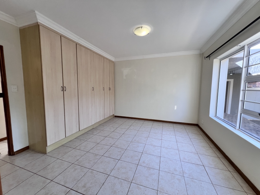 5 Bedroom Property for Sale in Noorsekloof Eastern Cape